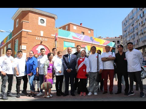 Sabores del Perú Bicentenario - Visita al Mercado de los Mos, video de YouTube
