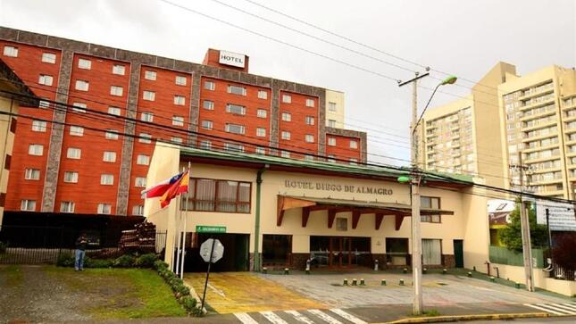 Anuncio del Consulado Itinerante en Puerto Mont con detalles.