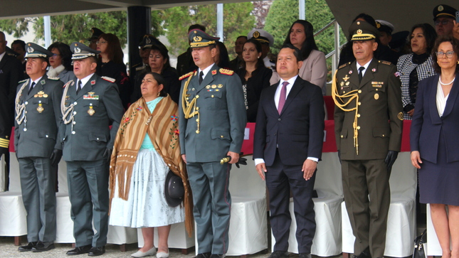 Autoridades que presidieron la ceremonia