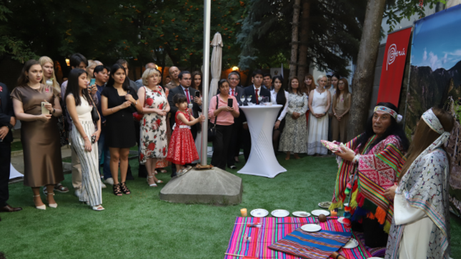 Comunidad peruana en Moscú celebra la independencia con una ceremonia de pago a la tierra