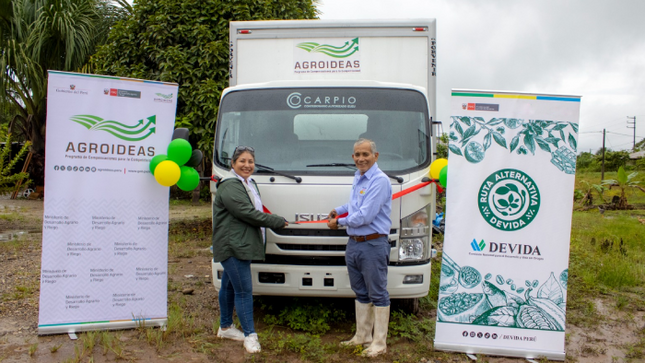 Ucayali: Devida entrega camión a productores de plátano Bellaco y beneficia a 28 familias